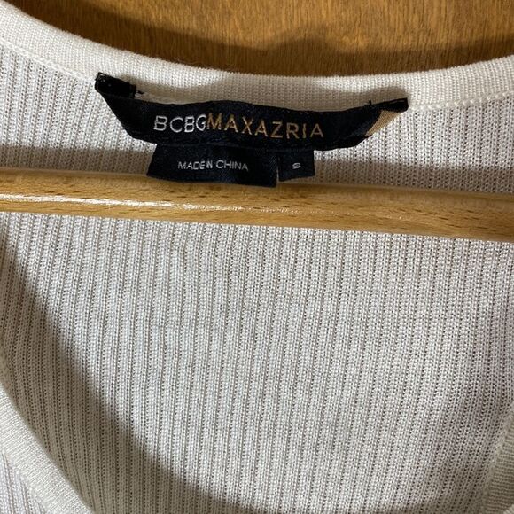 BCBG MAXAZRIA cream ribbed stretch deep scoop neck racerback sleeveless sweater - Picture 3 of 6